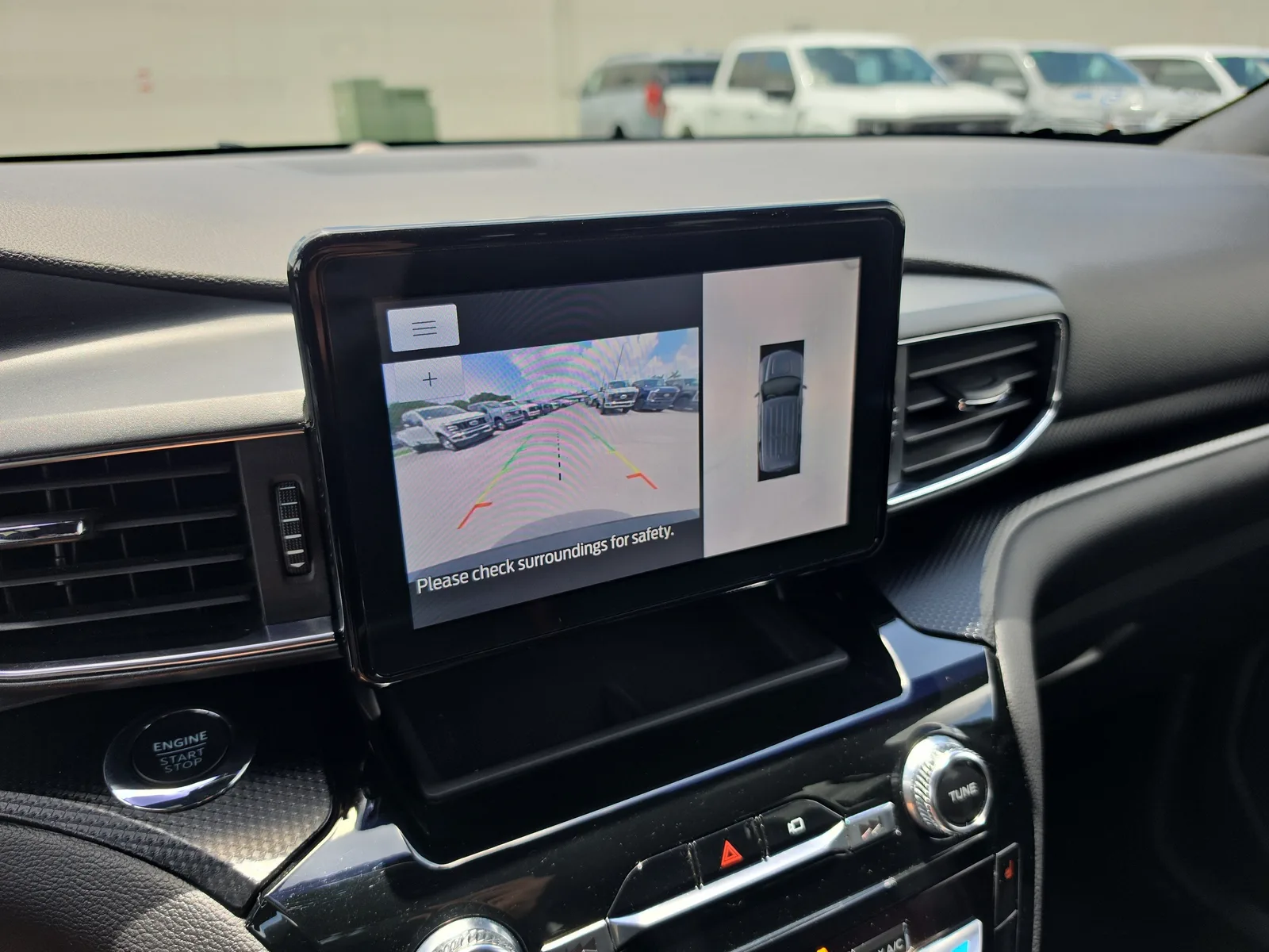 2022 Ford Explorer ST-Line photo 8