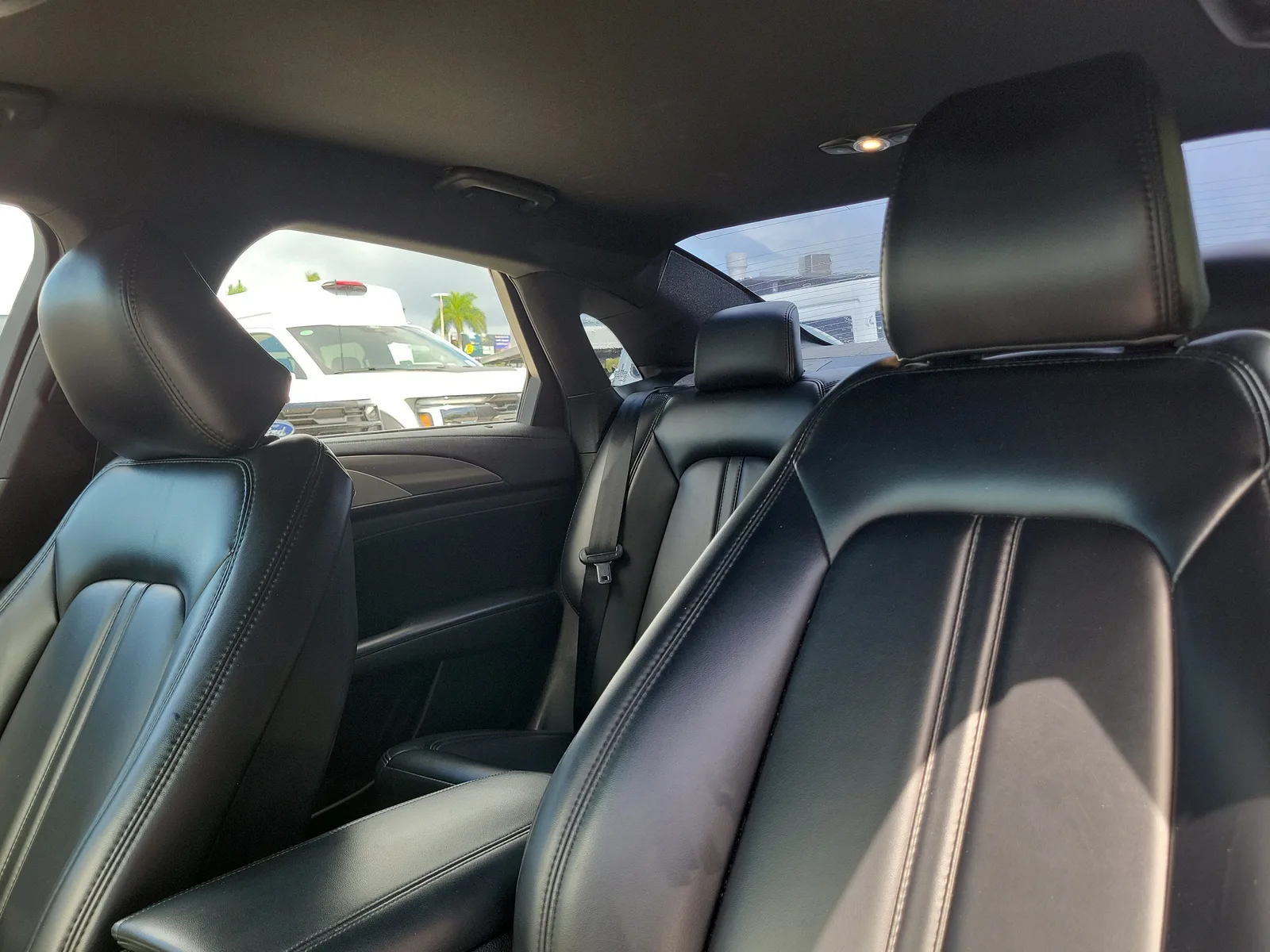 2020 Lincoln MKZ Standard photo 12