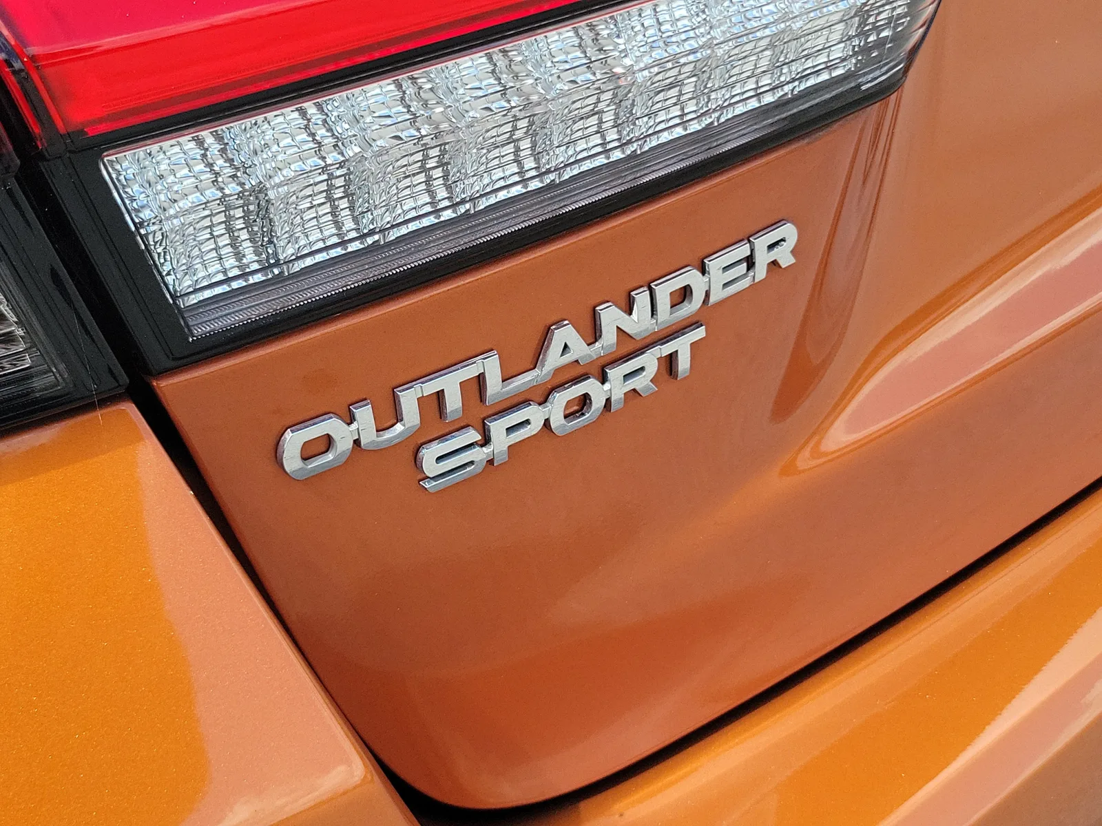 2024 Mitsubishi Outlander Sport ES 4WD photo 28