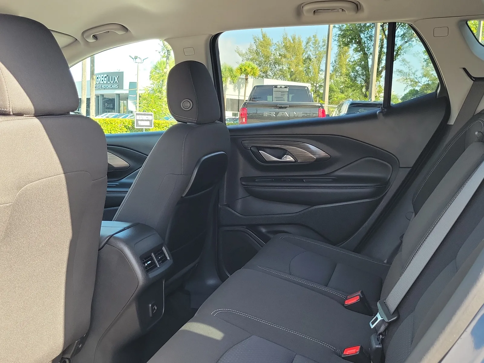 2024 GMC Terrain SLE photo 10