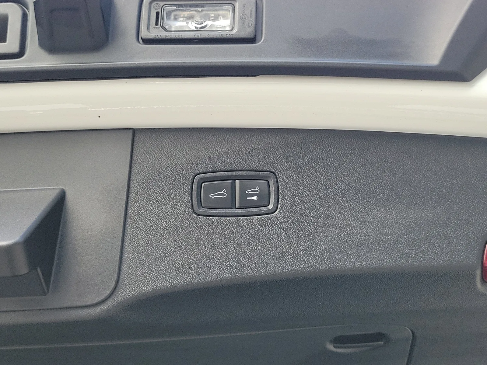 2023 Porsche Cayenne NA photo 18