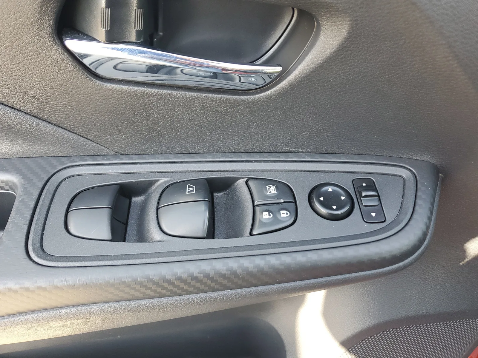 2025 Nissan Versa SV photo 26