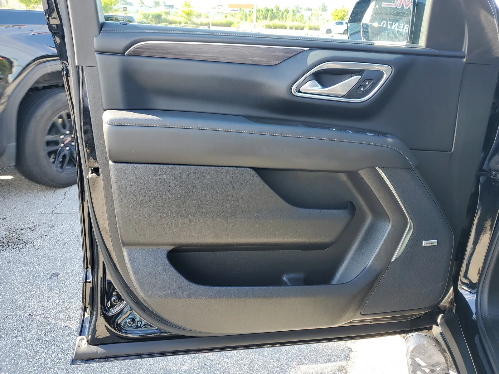 2023 Chevrolet Tahoe Z71 photo 28