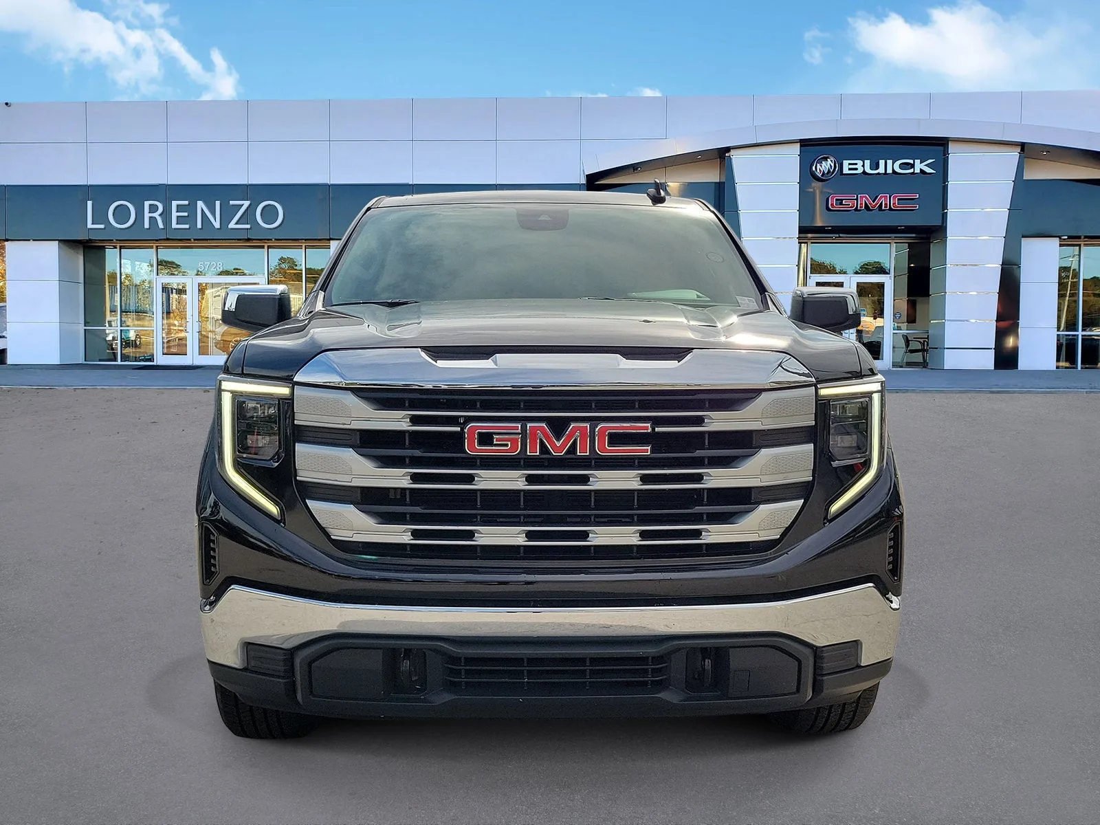 2022 GMC Sierra 1500 SLE photo 2