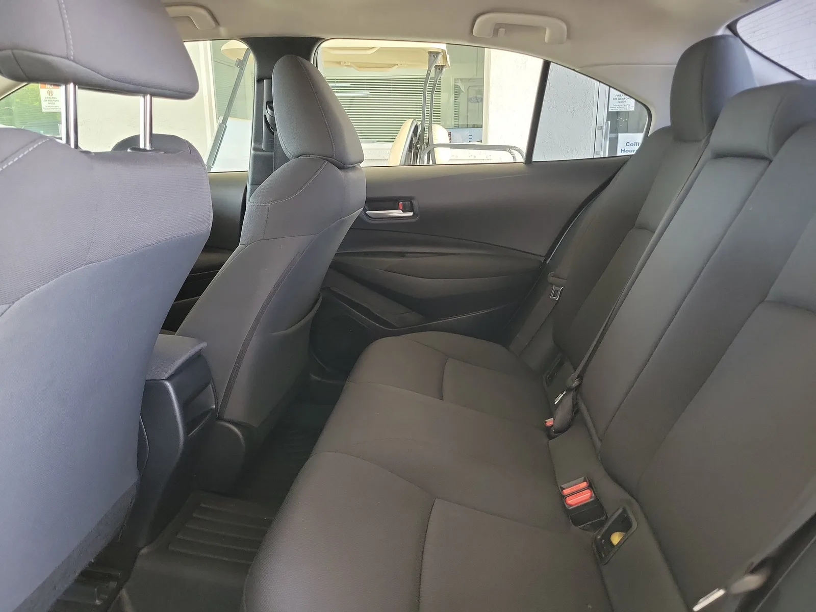 2021 Toyota Corolla LE photo 12