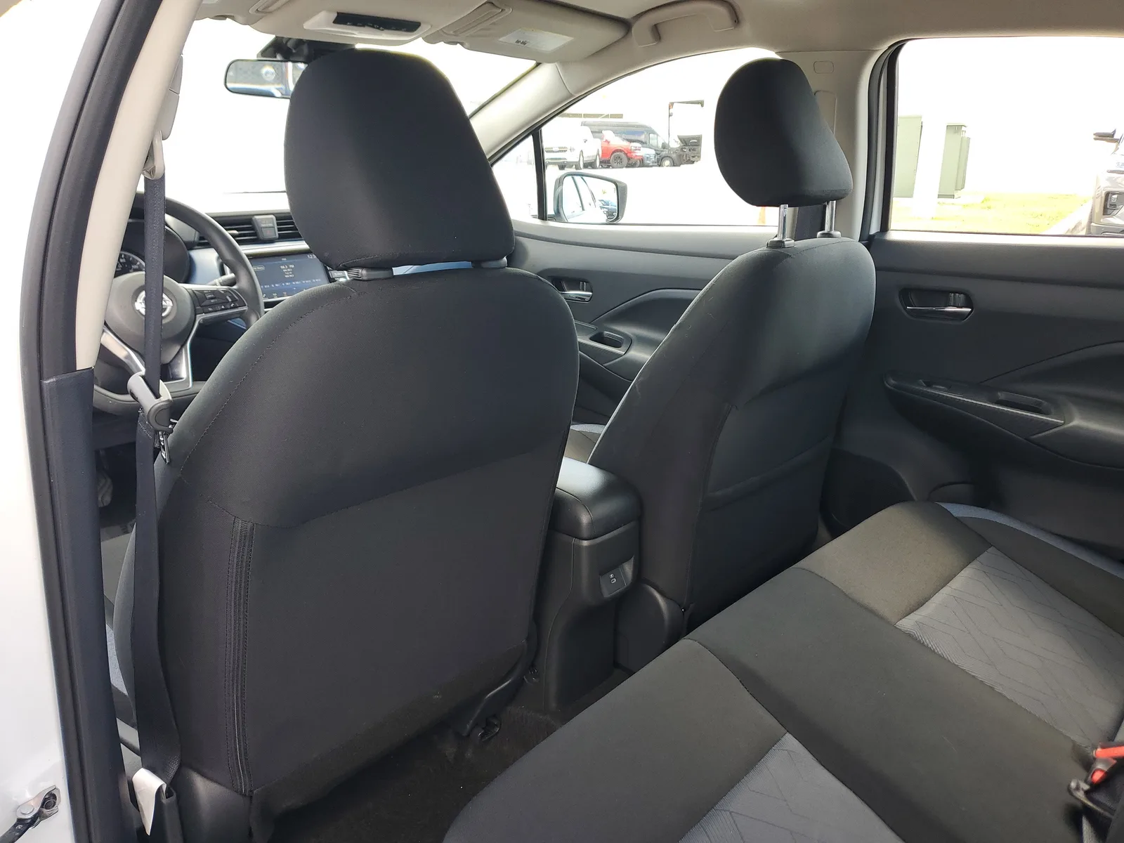 2025 Nissan Versa SV photo 13