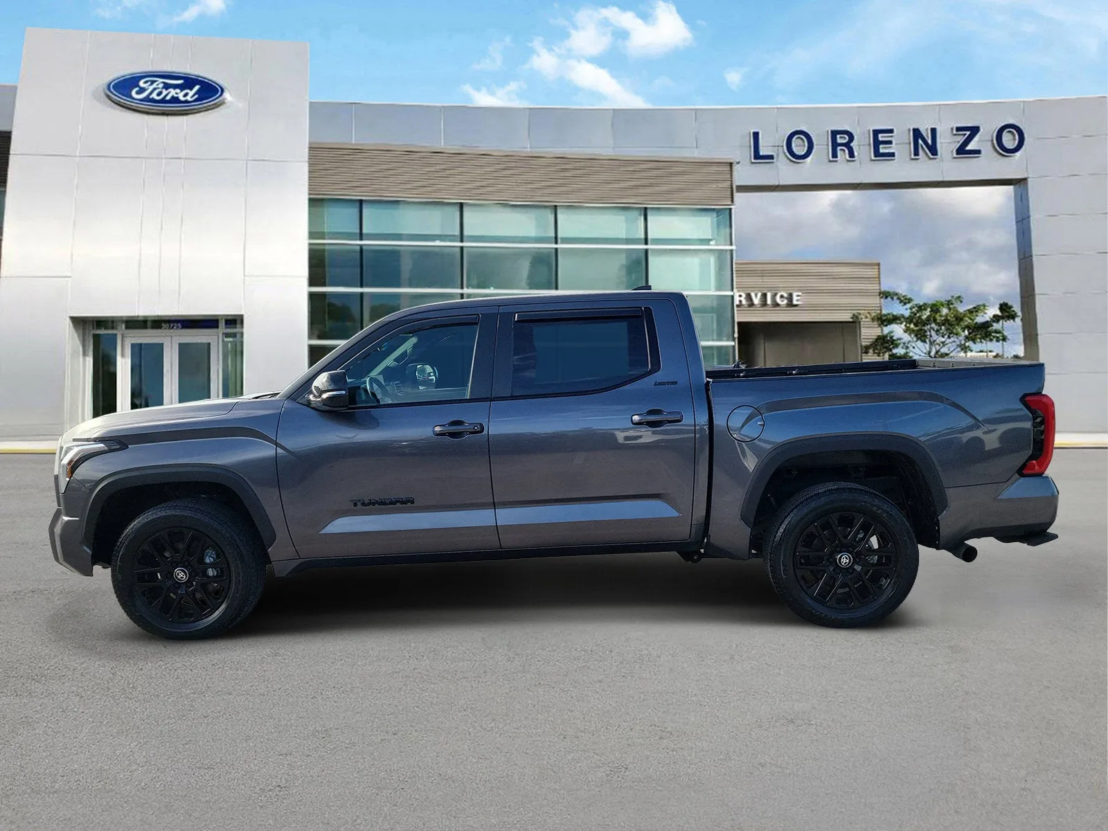 2025 Toyota Tundra 4WD Limited photo 8