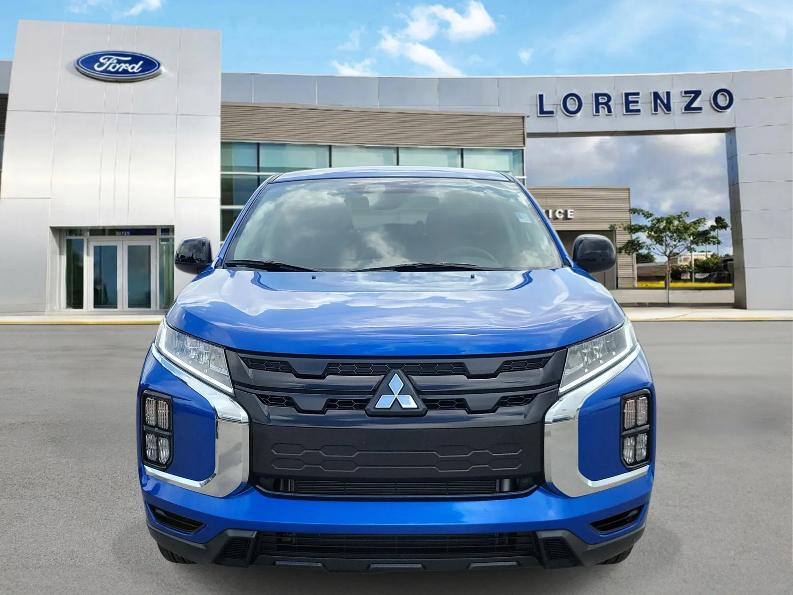 2025 Mitsubishi Outlander Sport LE photo 2
