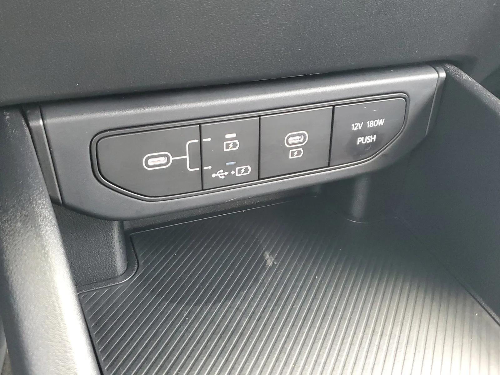 2025 Kia K4 LXS photo 24