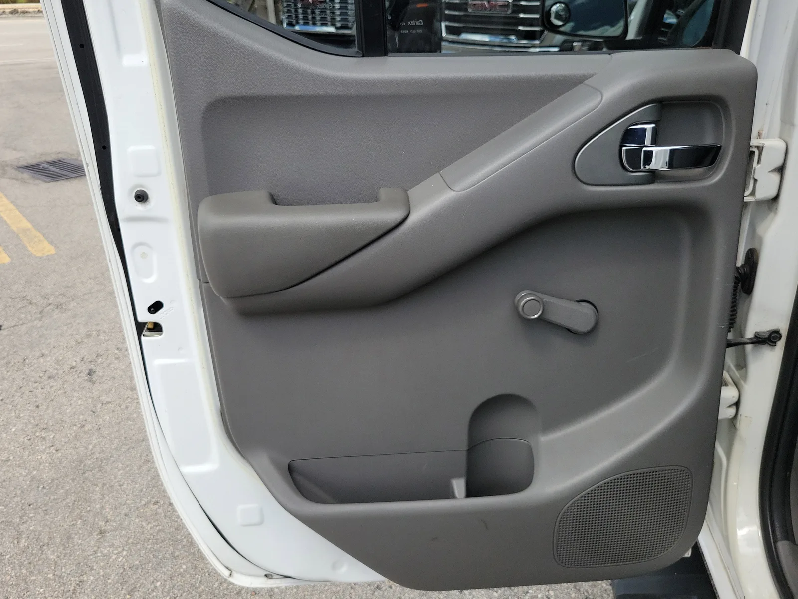 2012 Nissan Frontier S photo 20