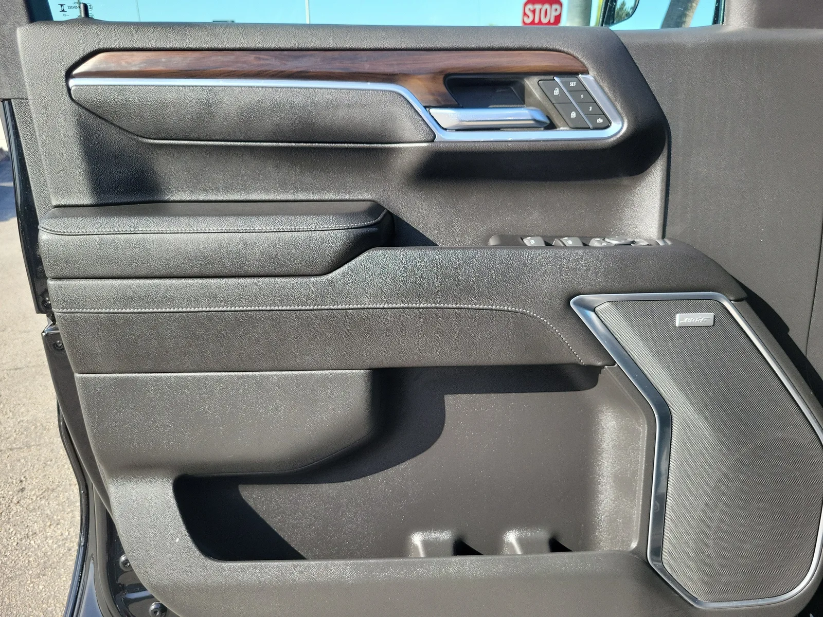 2023 GMC Sierra 1500 SLT photo 23