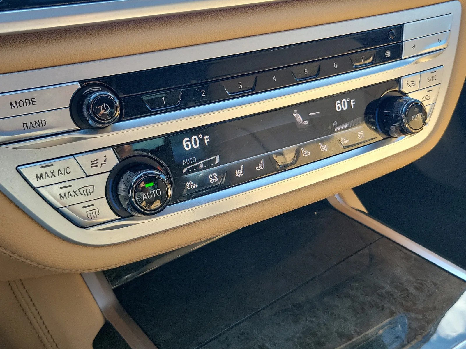 2021 BMW 7 Series 750i xDrive photo 26
