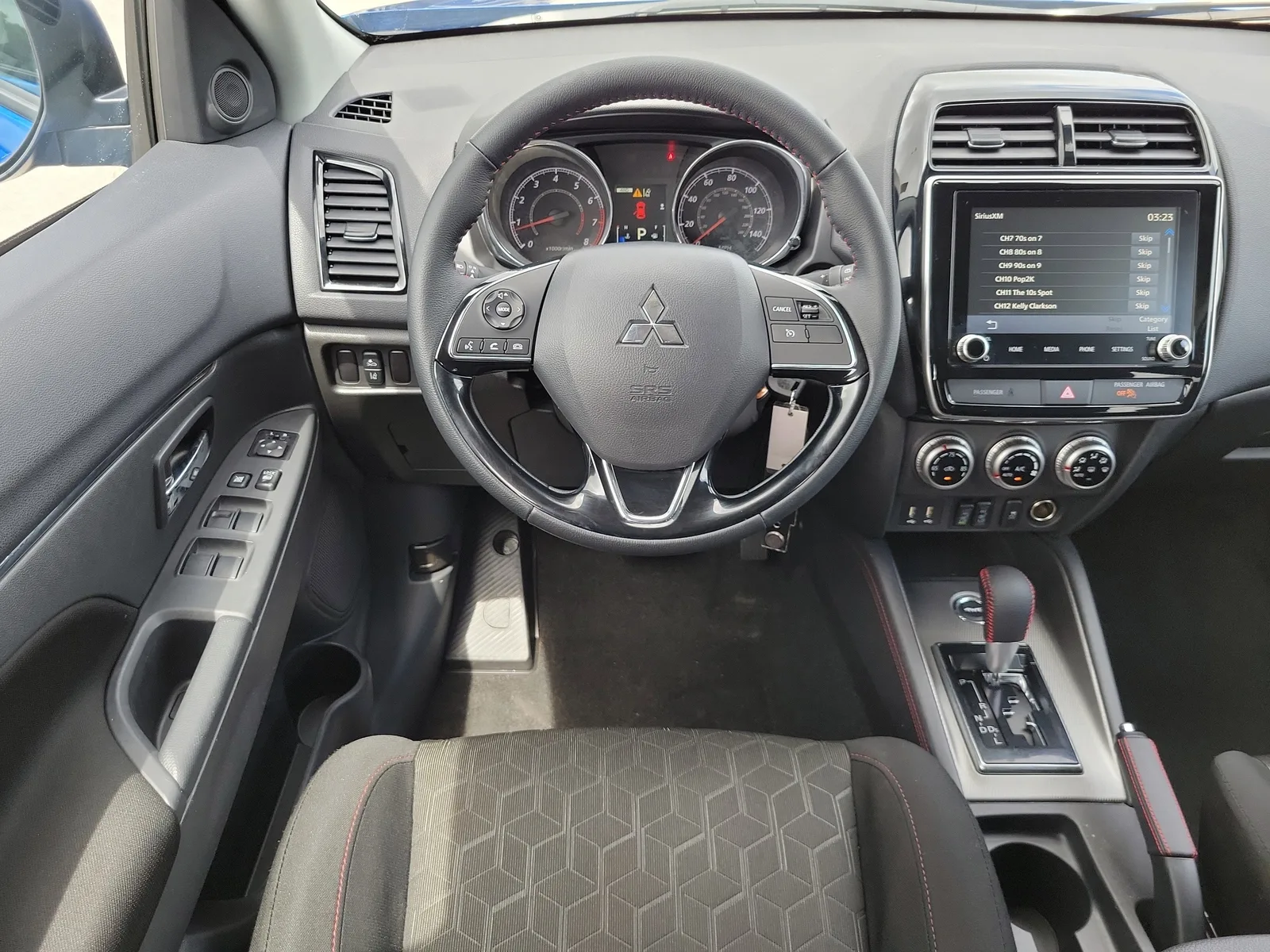 2025 Mitsubishi Outlander Sport LE photo 19