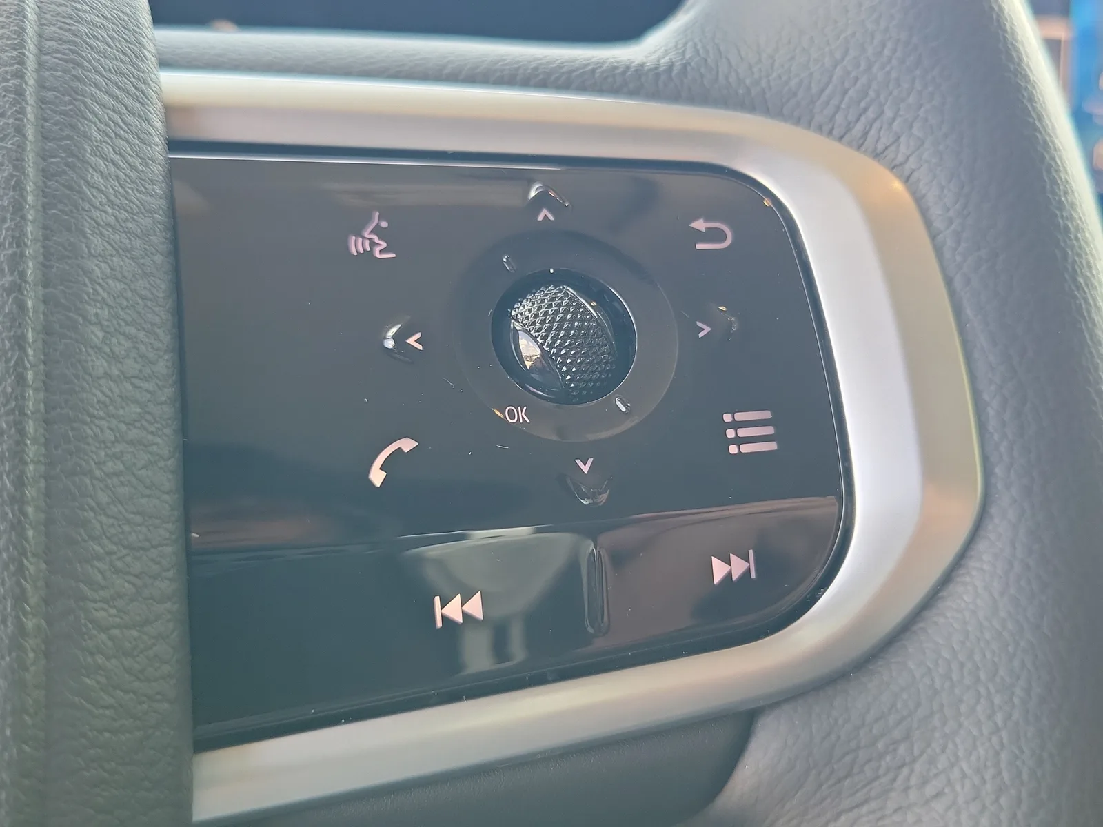 2026 Nissan Armada SV photo 22