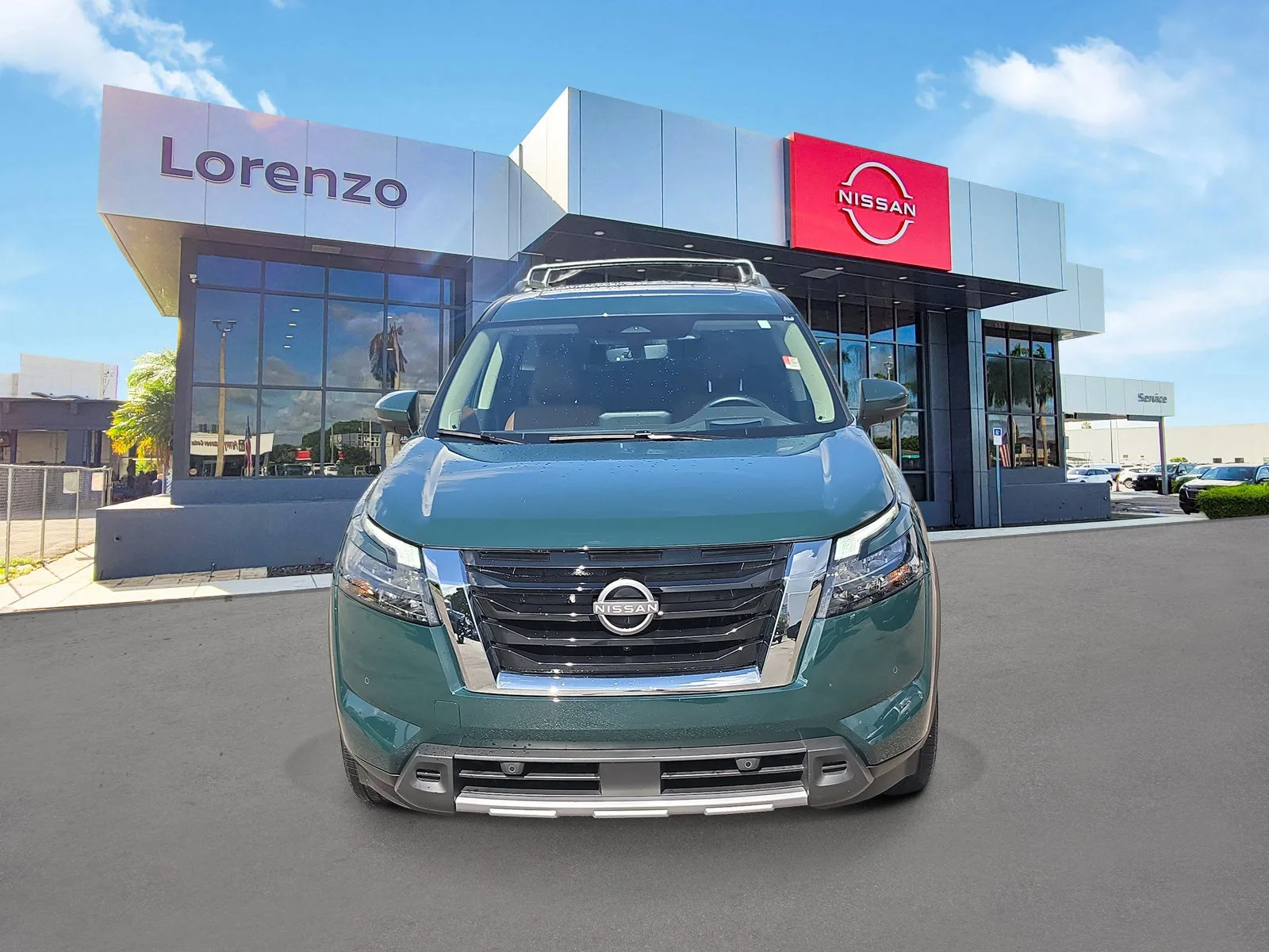 2025 Nissan Pathfinder Platinum photo 2
