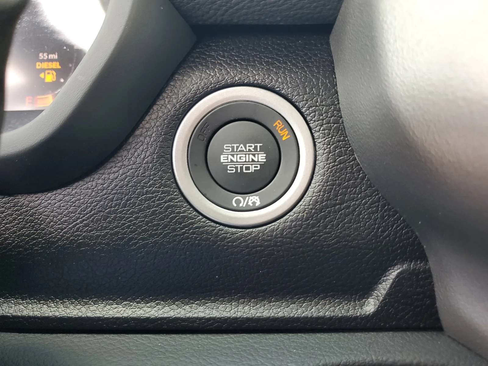 2026 RAM 2500 Laramie 4WD Diesel photo 23