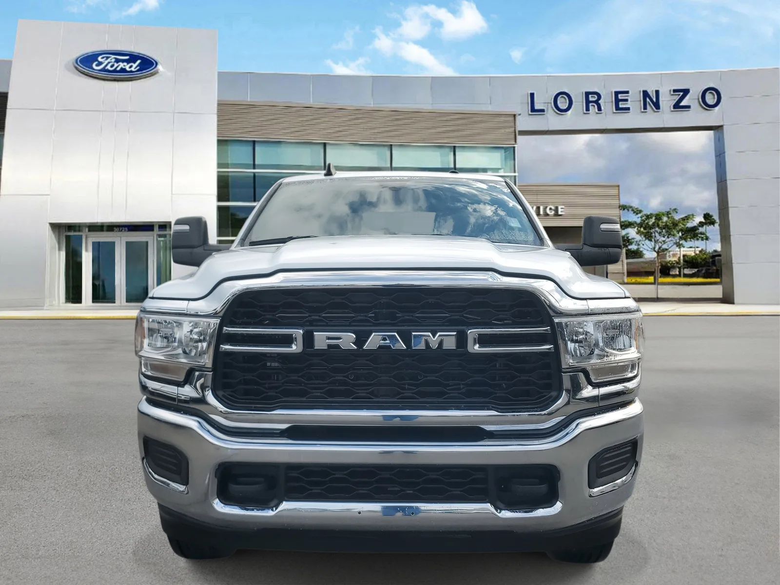 2024 RAM 3500 Tradesman 4WD photo 2