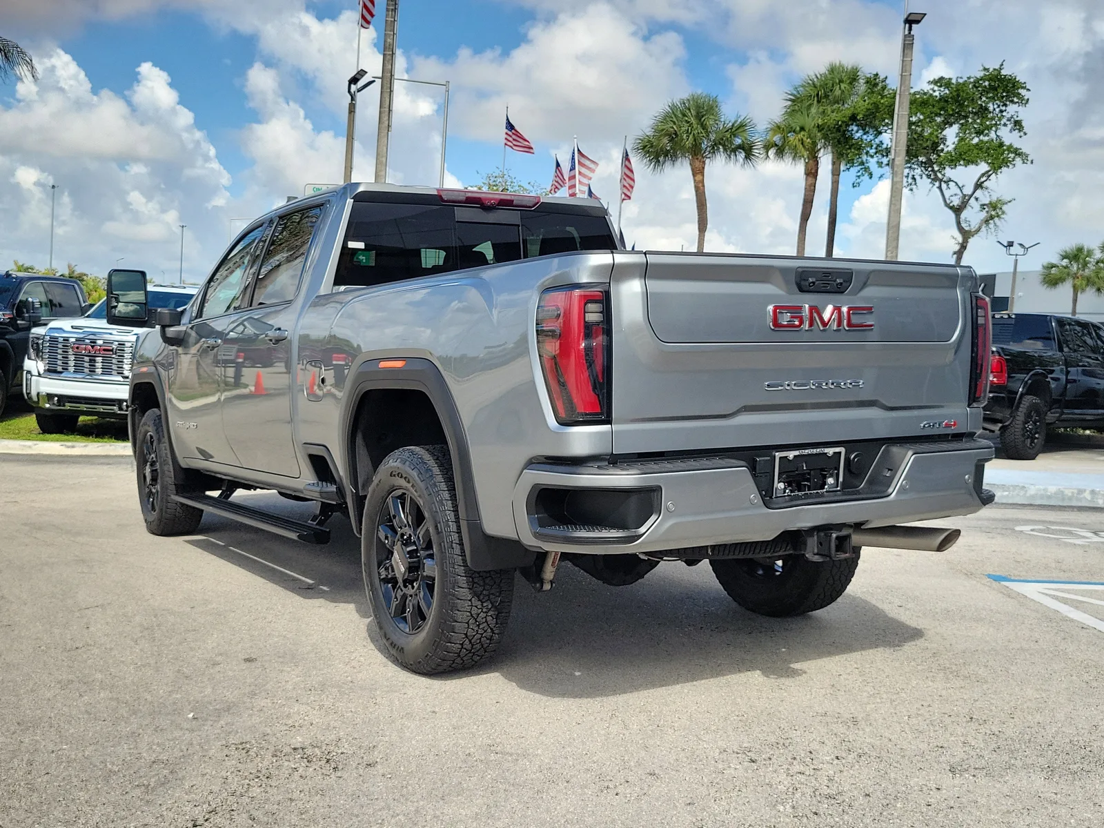 2024 GMC Sierra 2500 HD AT4 photo 6