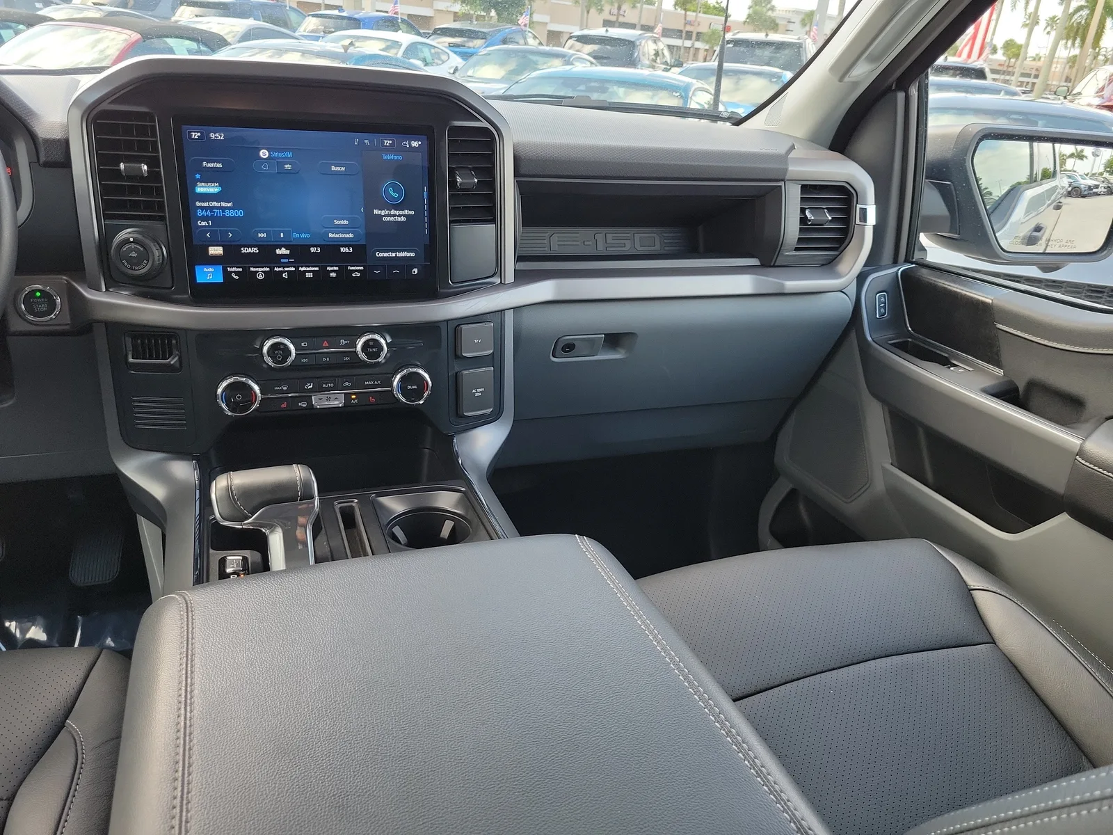 2025 Ford F-150 Lightning XLT photo 17