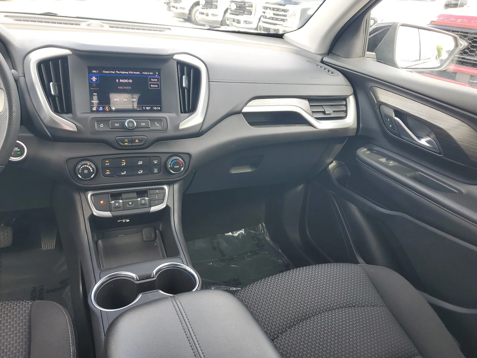 2024 GMC Terrain SLE photo 15
