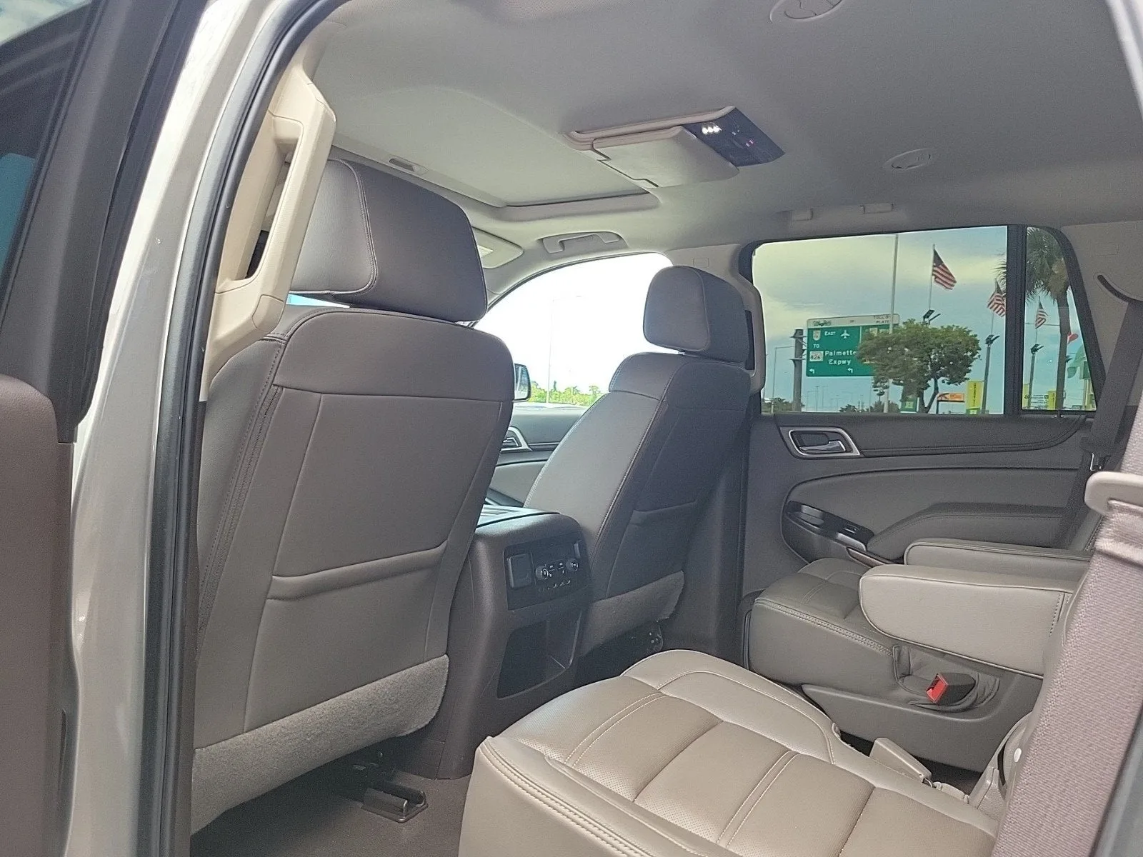 2019 GMC Yukon Denali photo 17