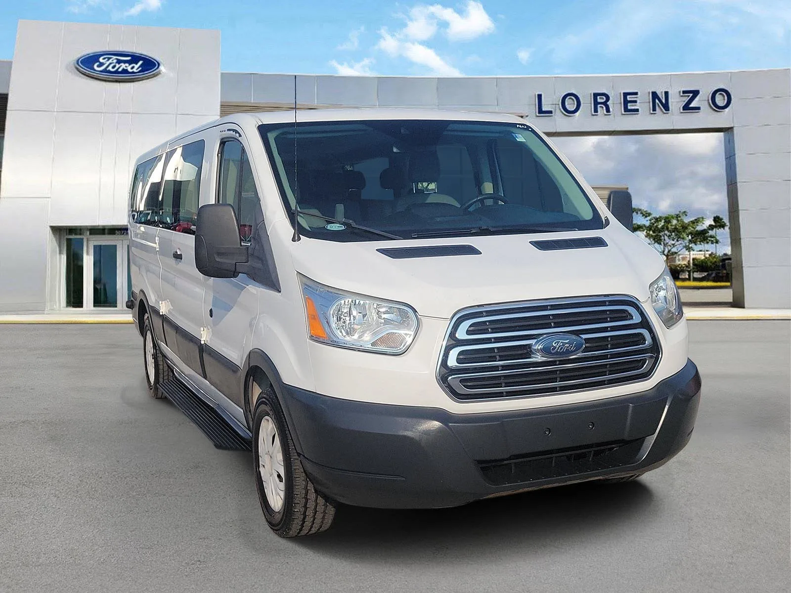 2018 Ford Transit Passenger Wagon XLT photo 3