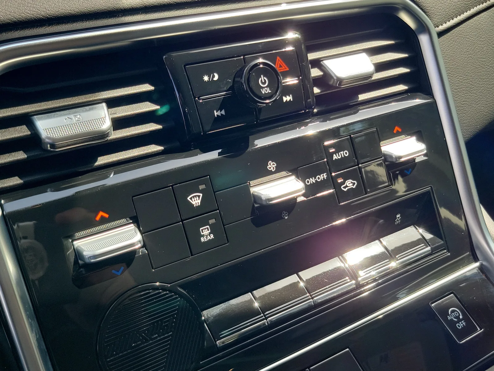 2026 Nissan Armada SV photo 24