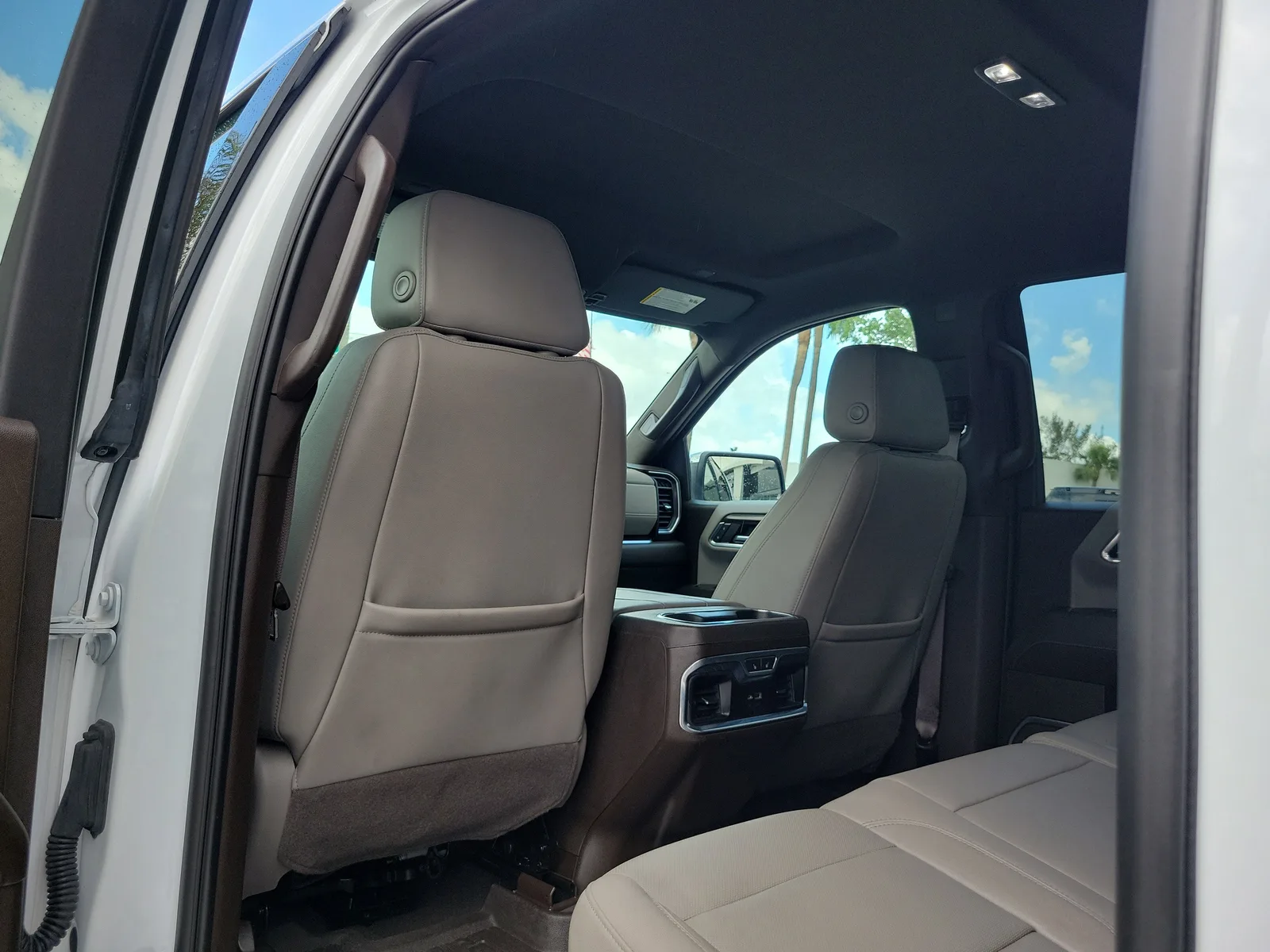 2023 GMC Sierra 1500 SLT photo 14