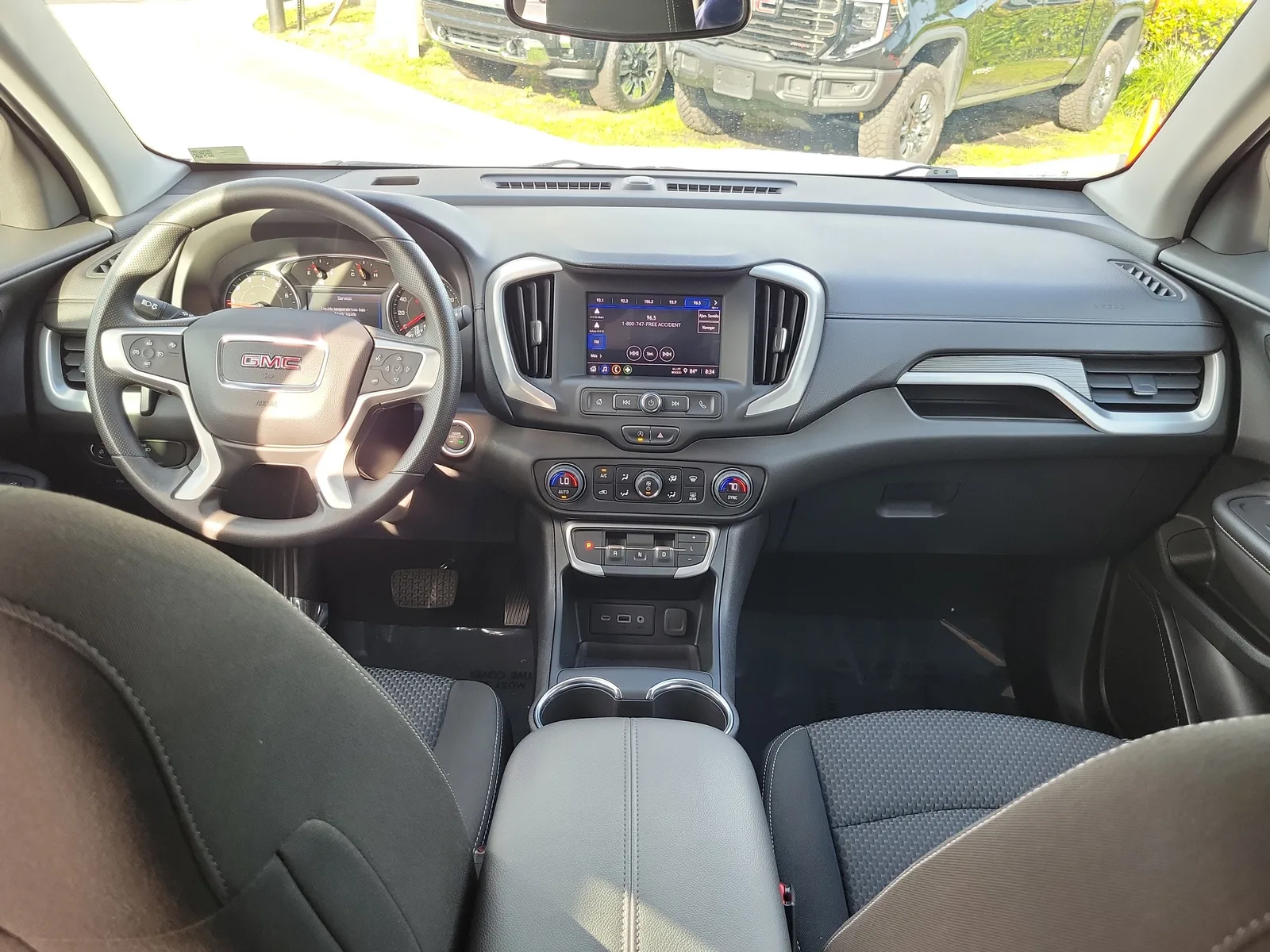 2023 GMC Terrain SLE photo 15