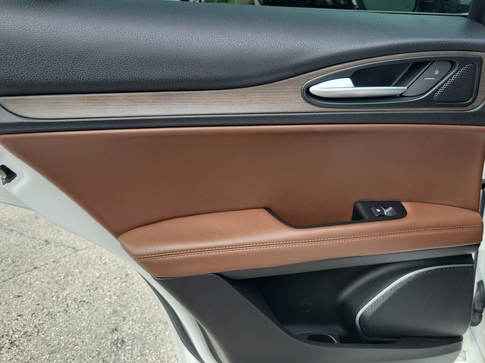 2021 Alfa Romeo Stelvio Ti photo 11