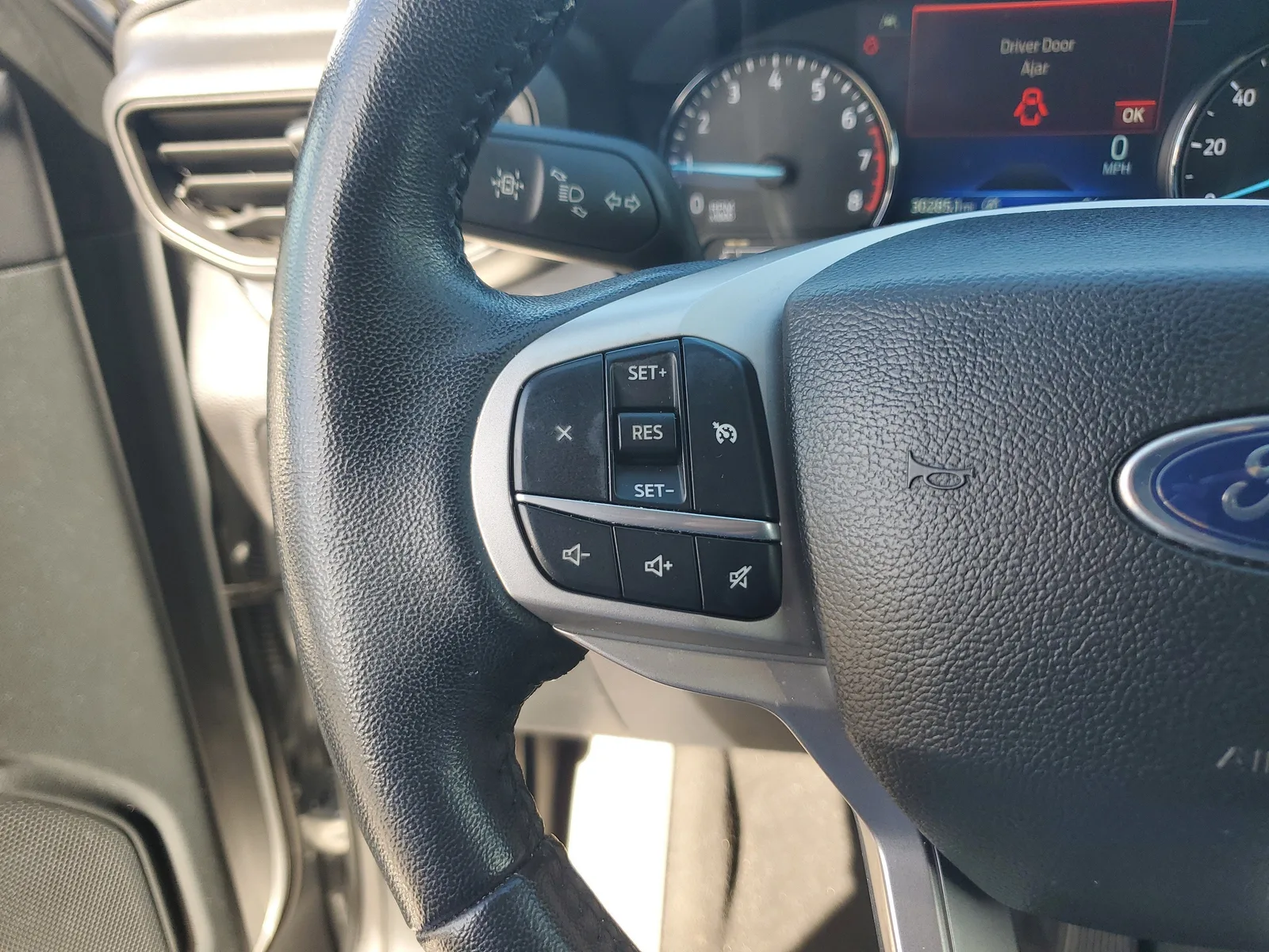 2023 Ford Explorer XLT photo 20