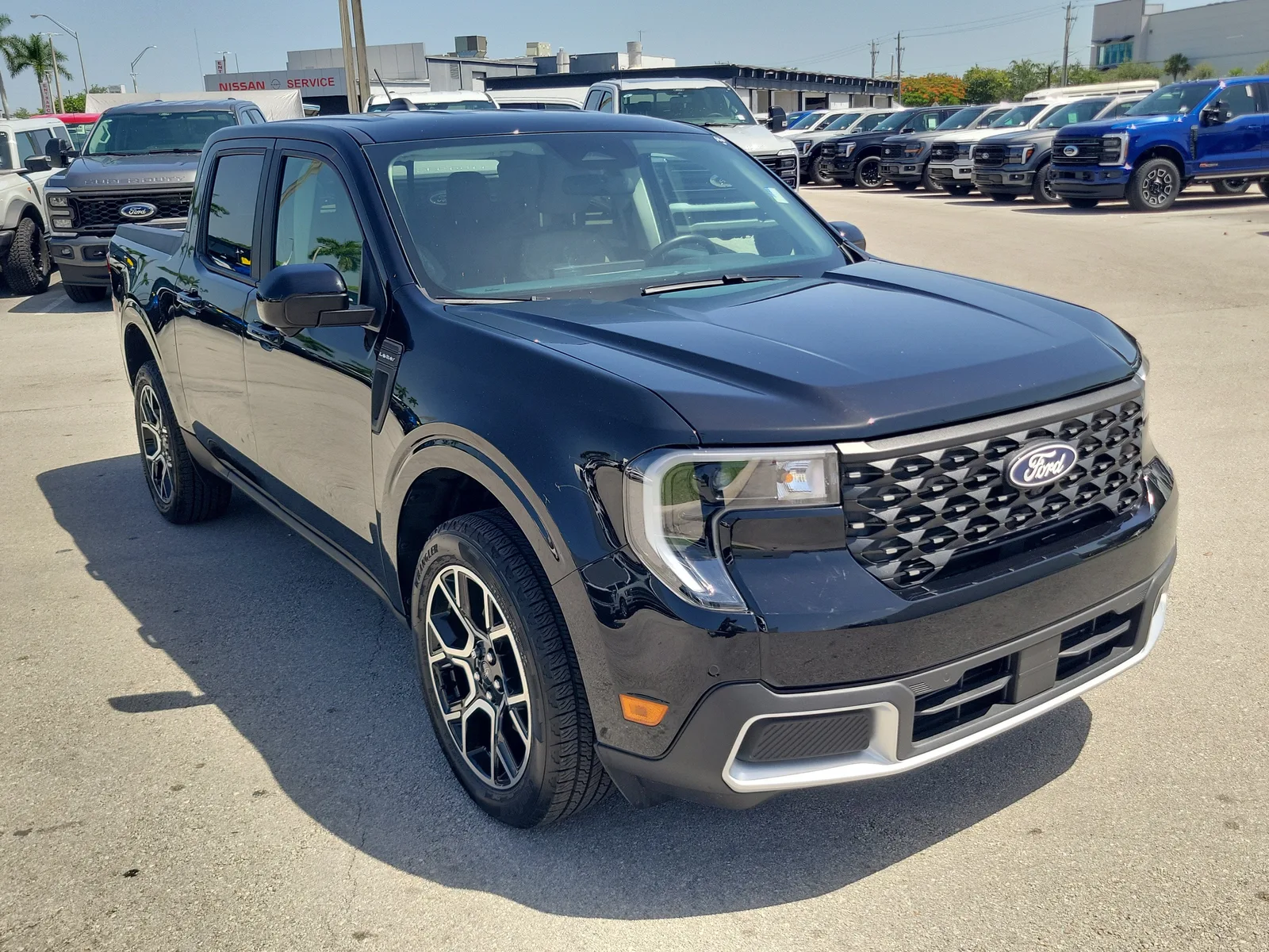 2025 Ford Maverick LARIAT 4WD photo 3