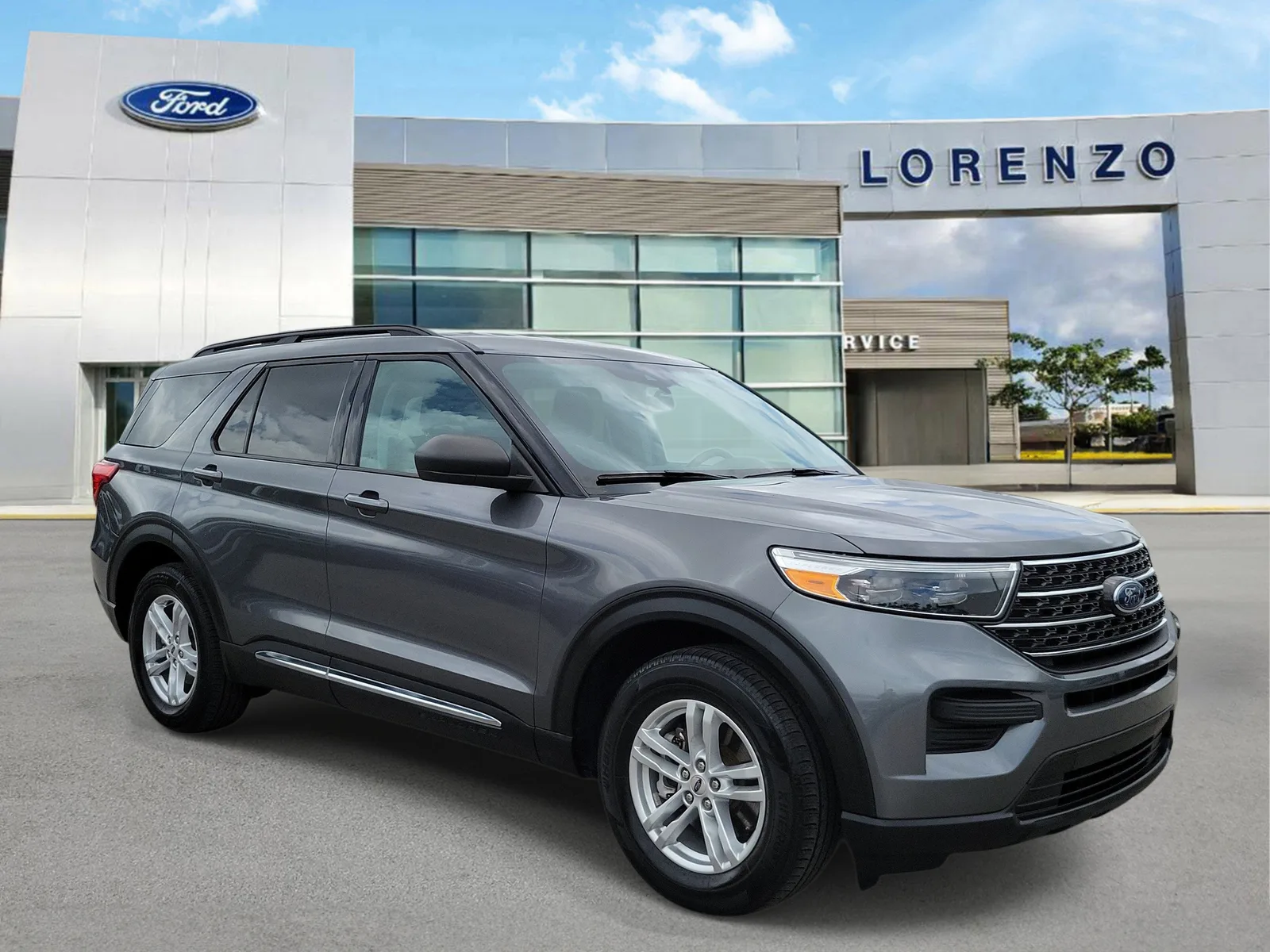 2024 Ford Explorer XLT photo 3