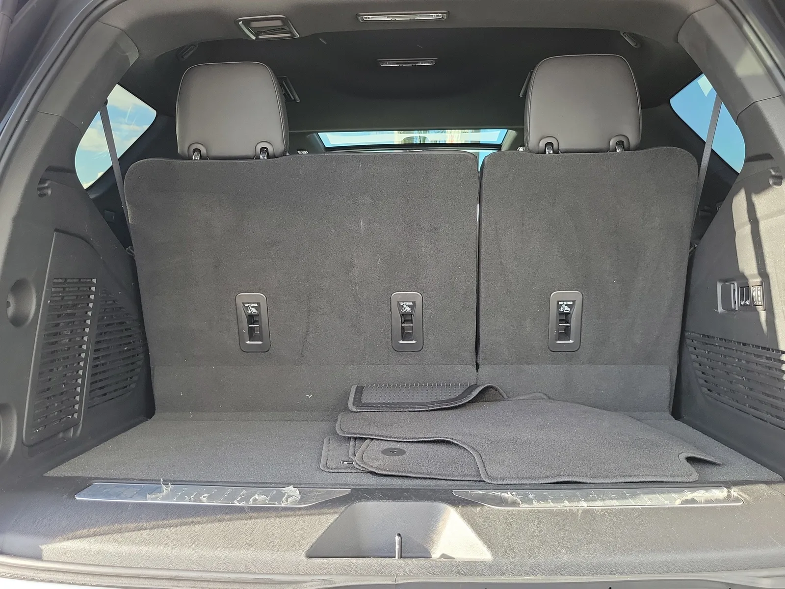 2023 Chevrolet Tahoe High Country photo 17