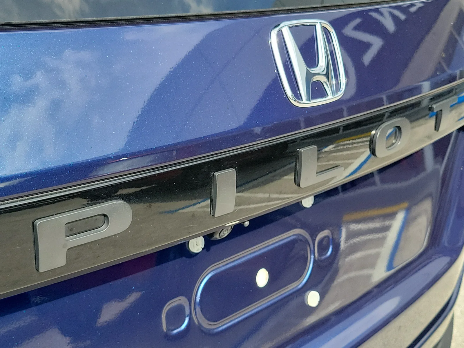 2023 Honda Pilot EX-L 7 Passenger photo 9