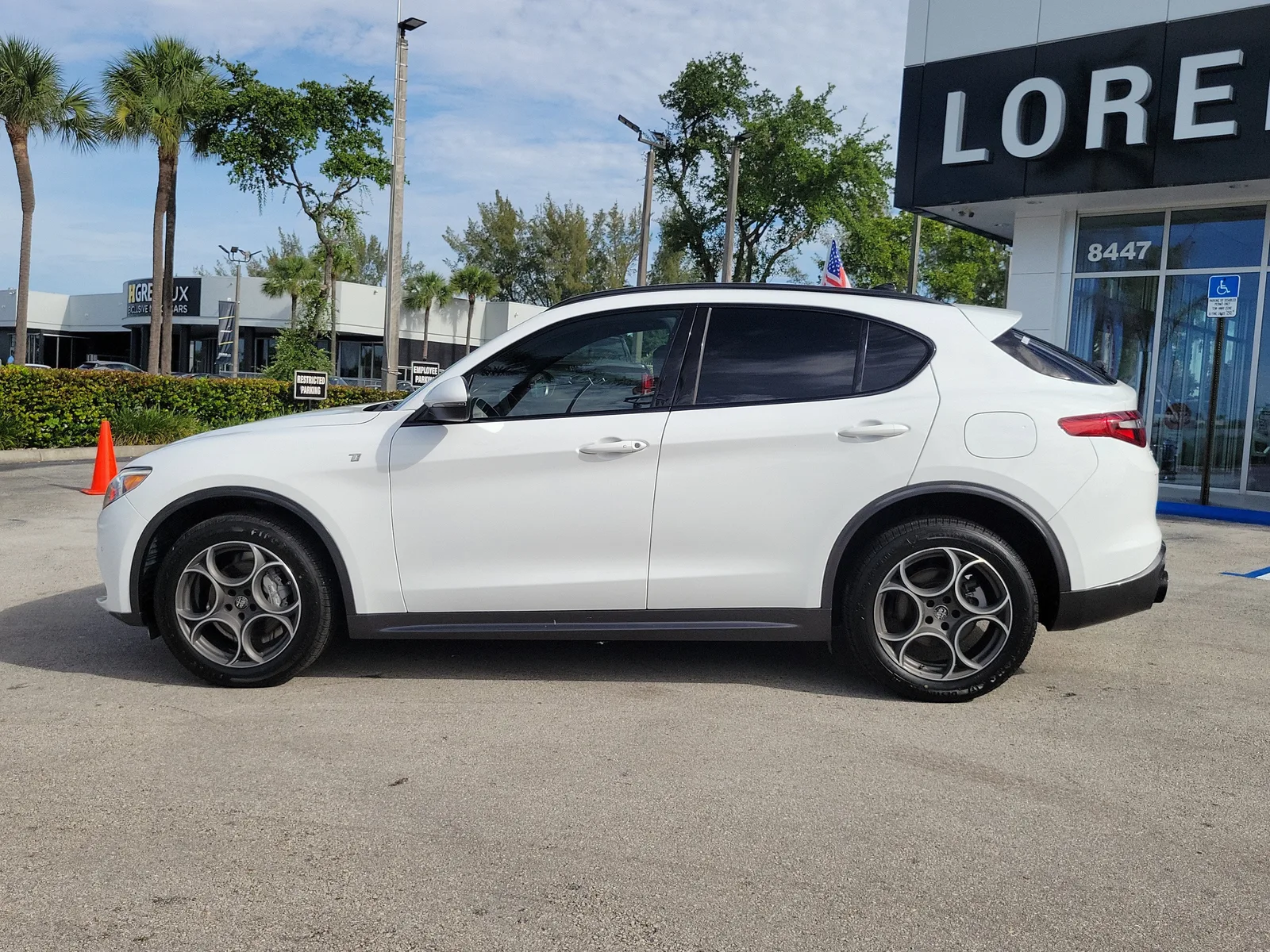 2023 Alfa Romeo Stelvio Ti photo 8