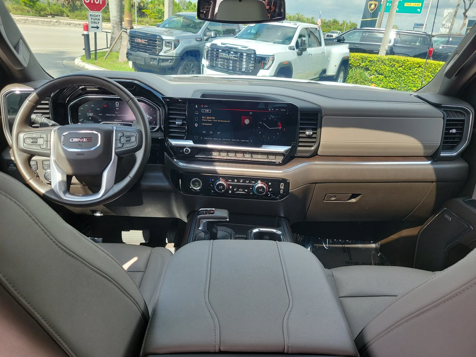 2023 GMC Sierra 1500 SLT photo 18