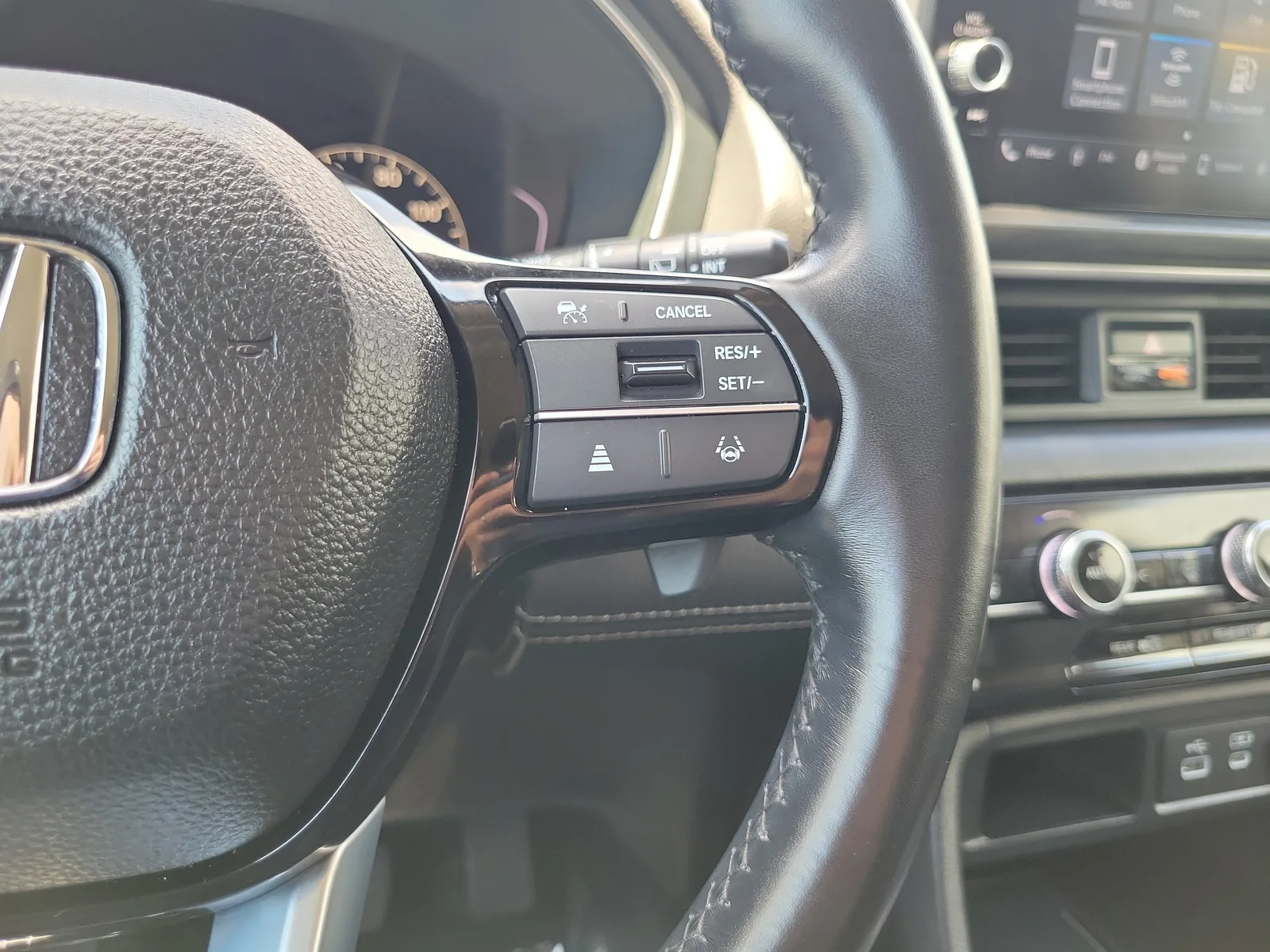 2024 Honda Pilot EX-L 8 Passenger photo 21