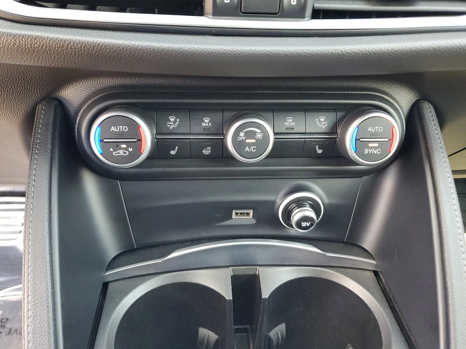 2022 Alfa Romeo Stelvio Sprint photo 25