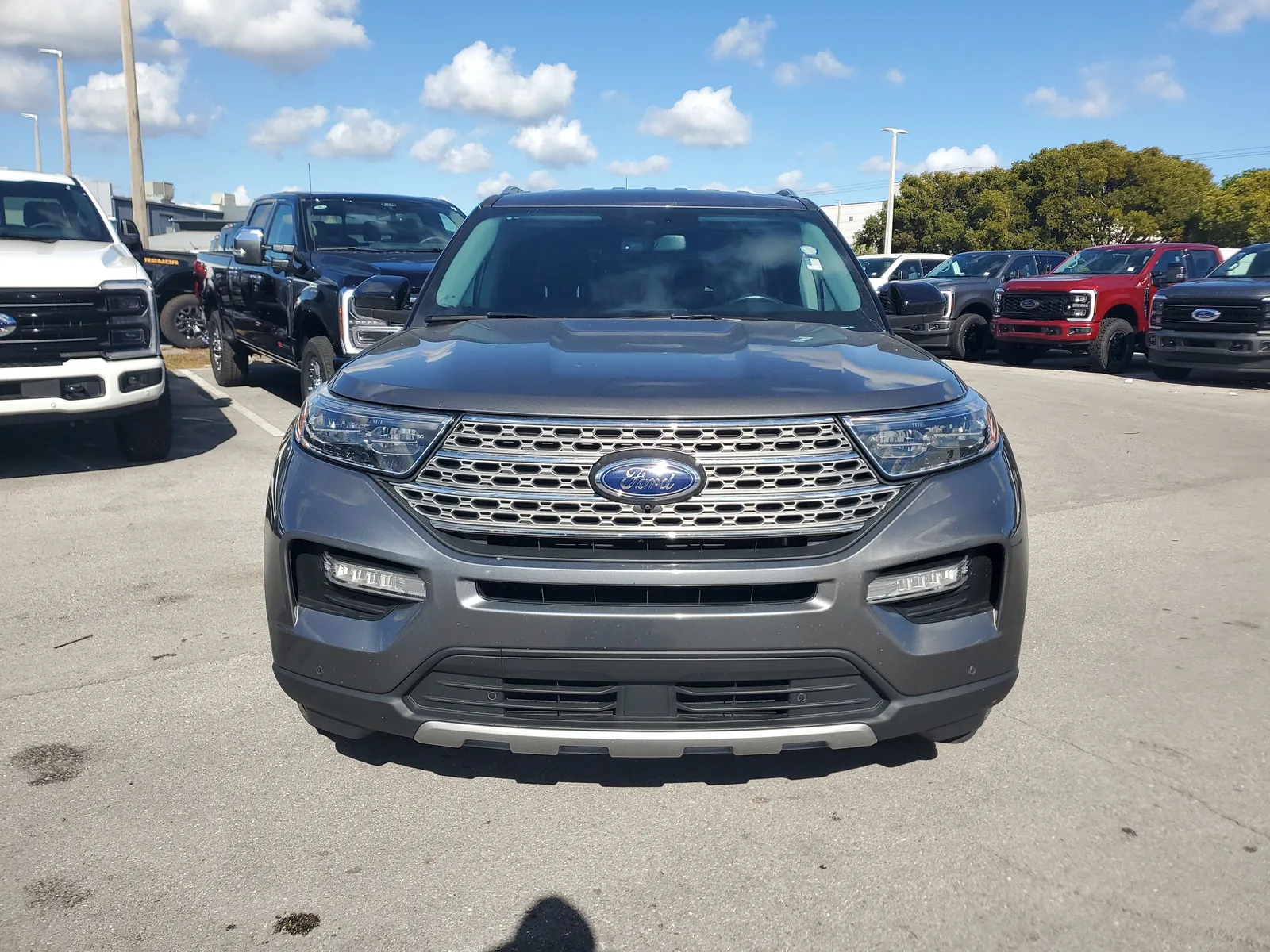 2023 Ford Explorer Limited photo 2