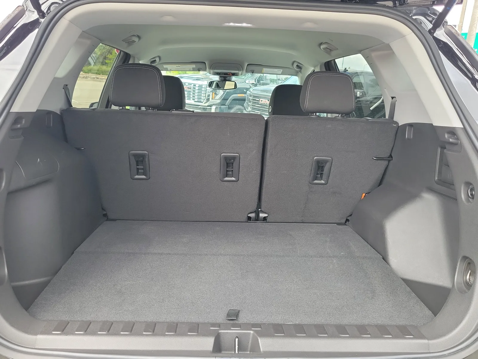2024 GMC Terrain SLE photo 15