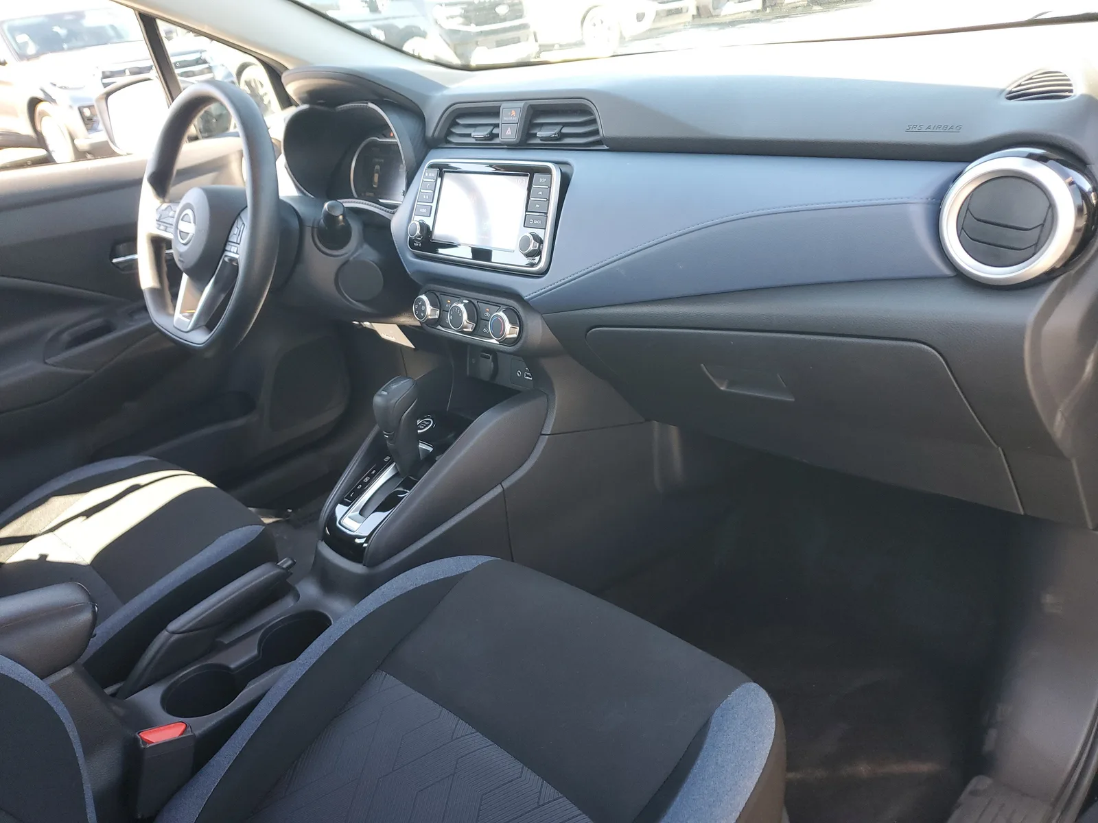 2025 Nissan Versa SV photo 16