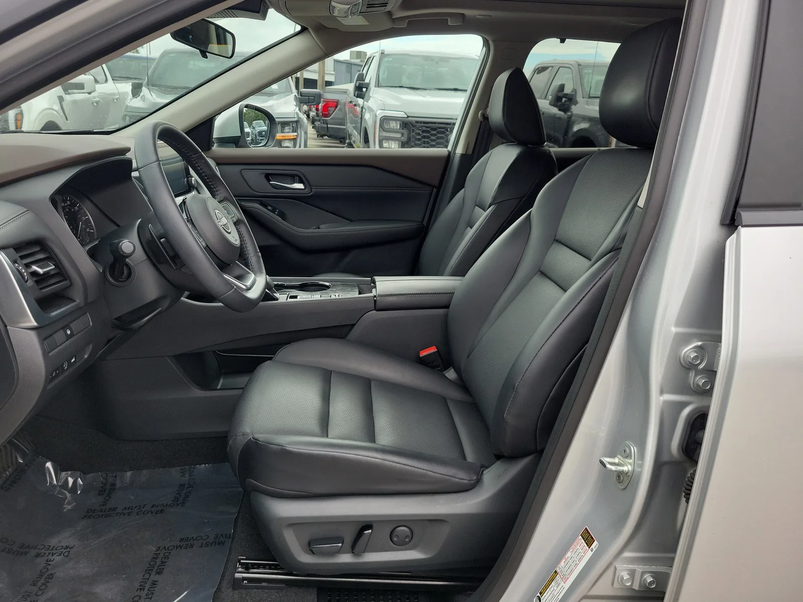 2023 Nissan Rogue SV photo 17