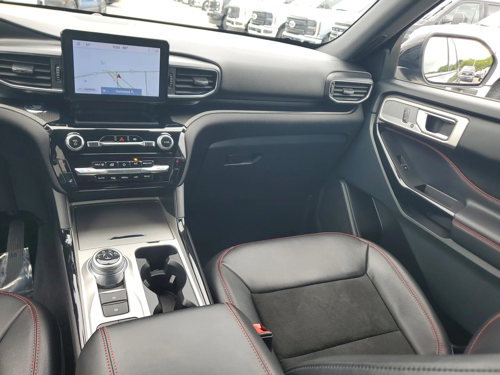 2023 Ford Explorer ST-Line photo 19