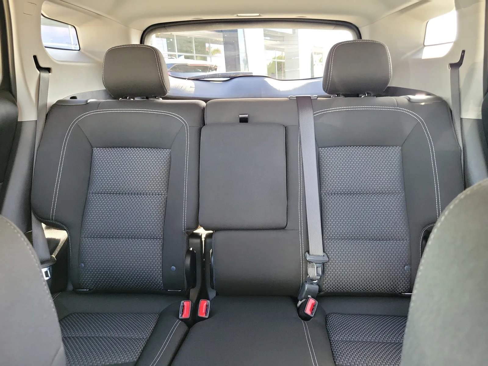 2024 GMC Terrain SLE photo 12