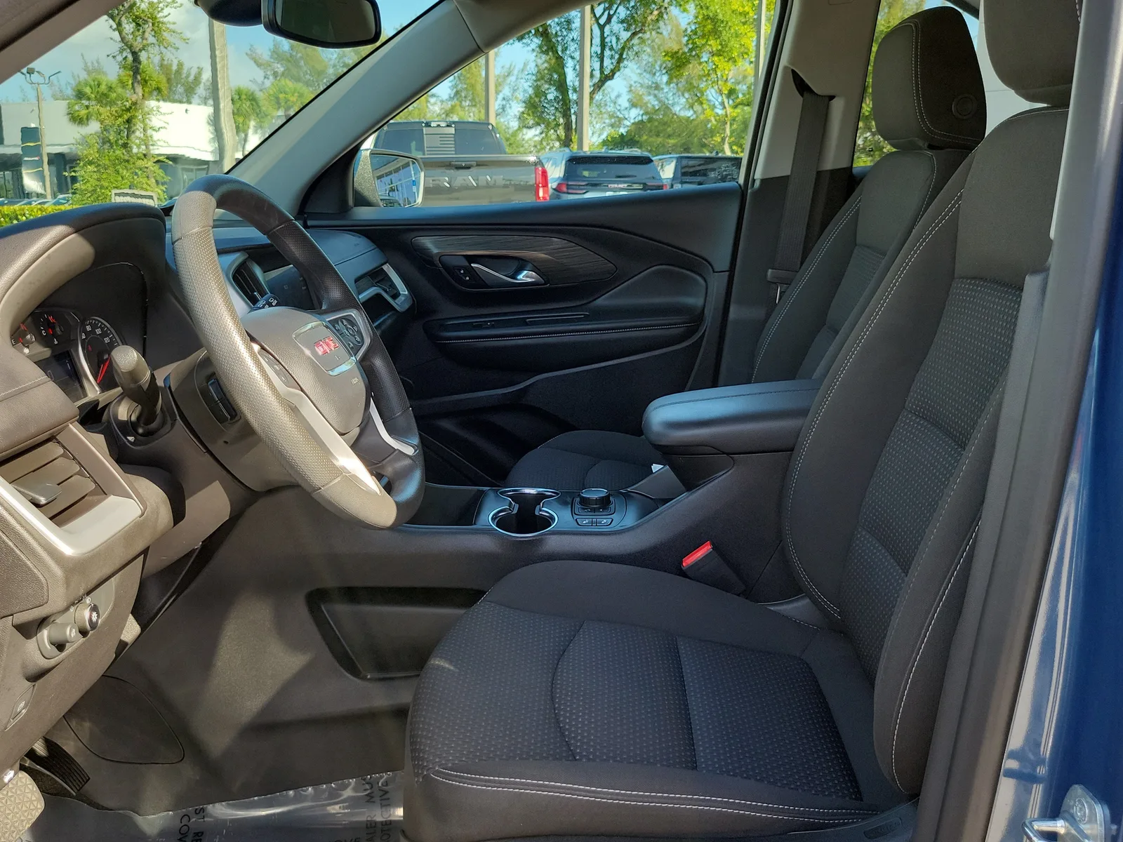 2024 GMC Terrain SLE photo 8