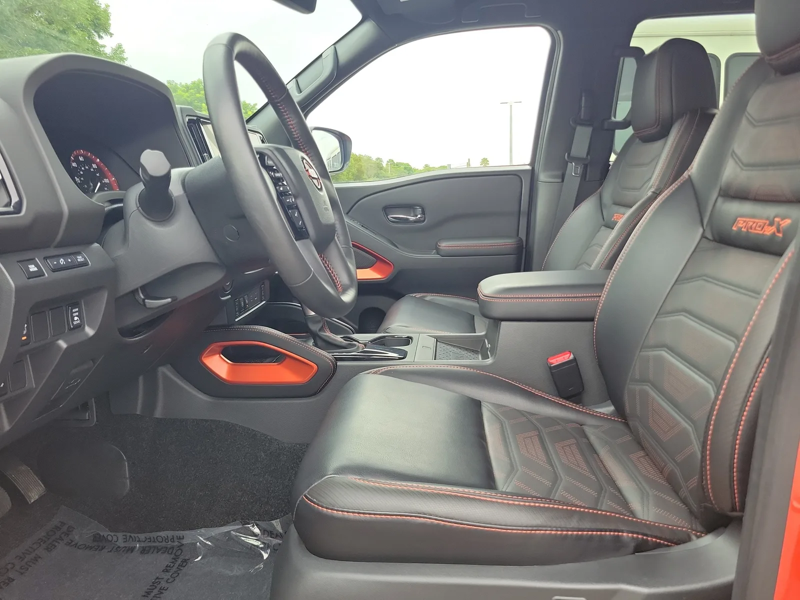 2025 Nissan Frontier Crew Cab PRO-X® photo 11