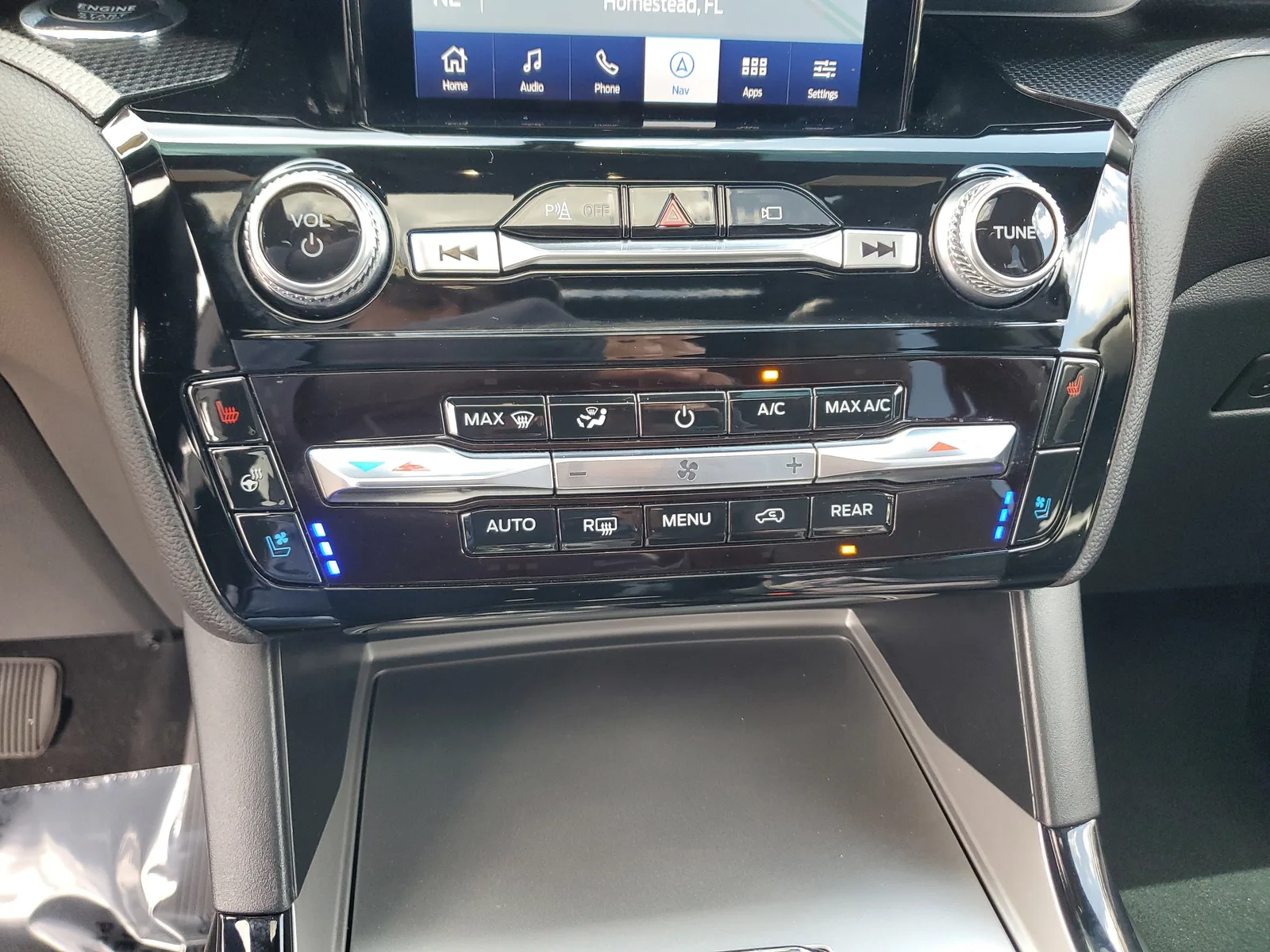 2023 Ford Explorer ST 4WD photo 26