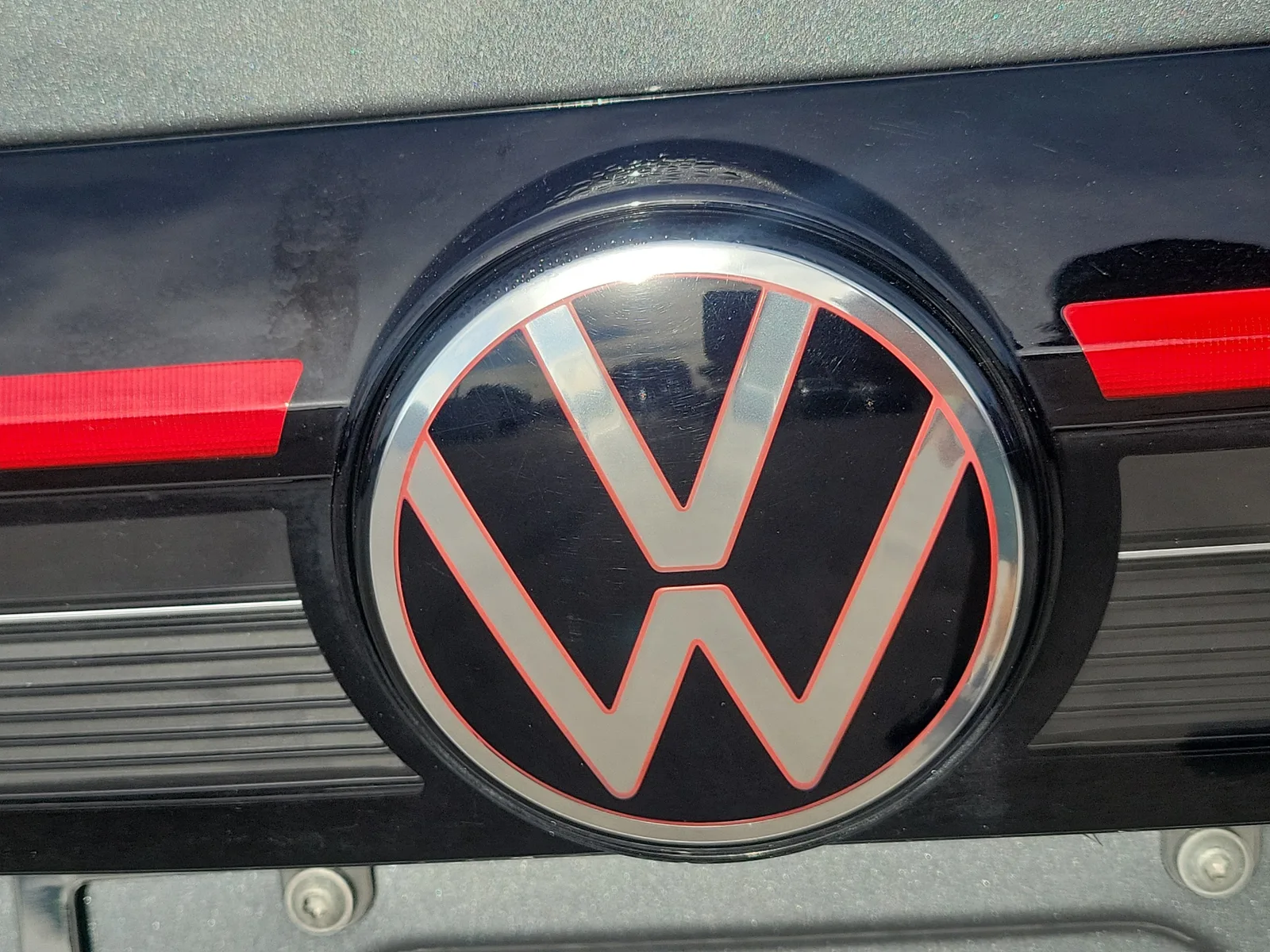 2025 Volkswagen Taos S photo 31