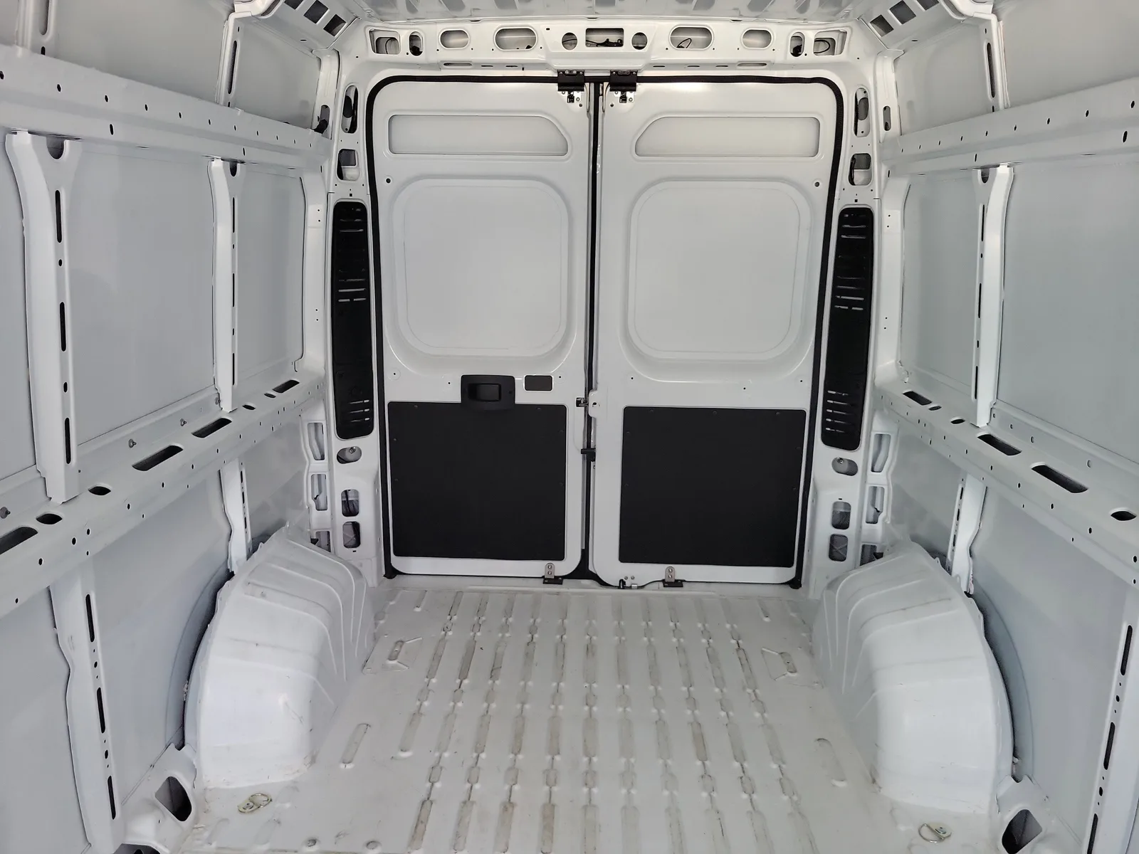 2026 RAM ProMaster Cargo Van Tradesman photo 12